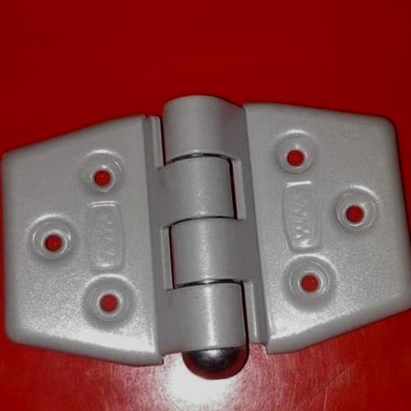 engsel tengah pintu garasi Wina