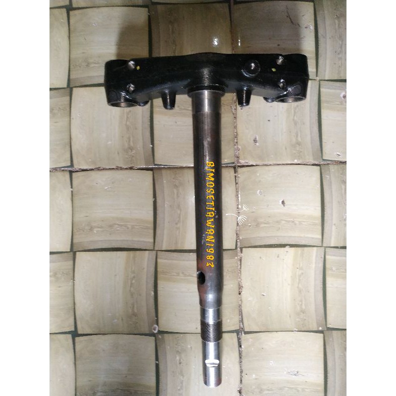 SEGITIGA BAWAH STANG SETIR YAMAHA AEROX 155 NEW/OLD ORI