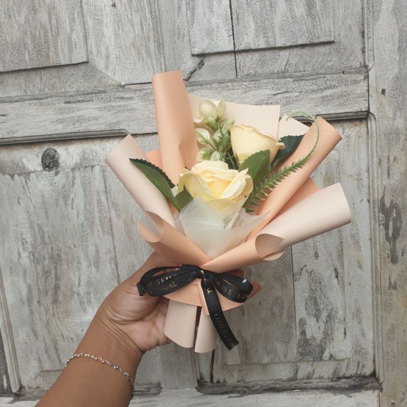 BUKET KUPU-KUPU/BUKET KERTAS KUPU/BUKET FOTO/ KADO ULANG TAHUN WISUDA ANNIVERSARY WISUDA