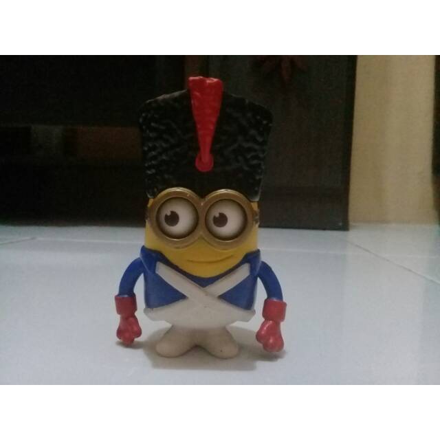 Mainan minion happy meal