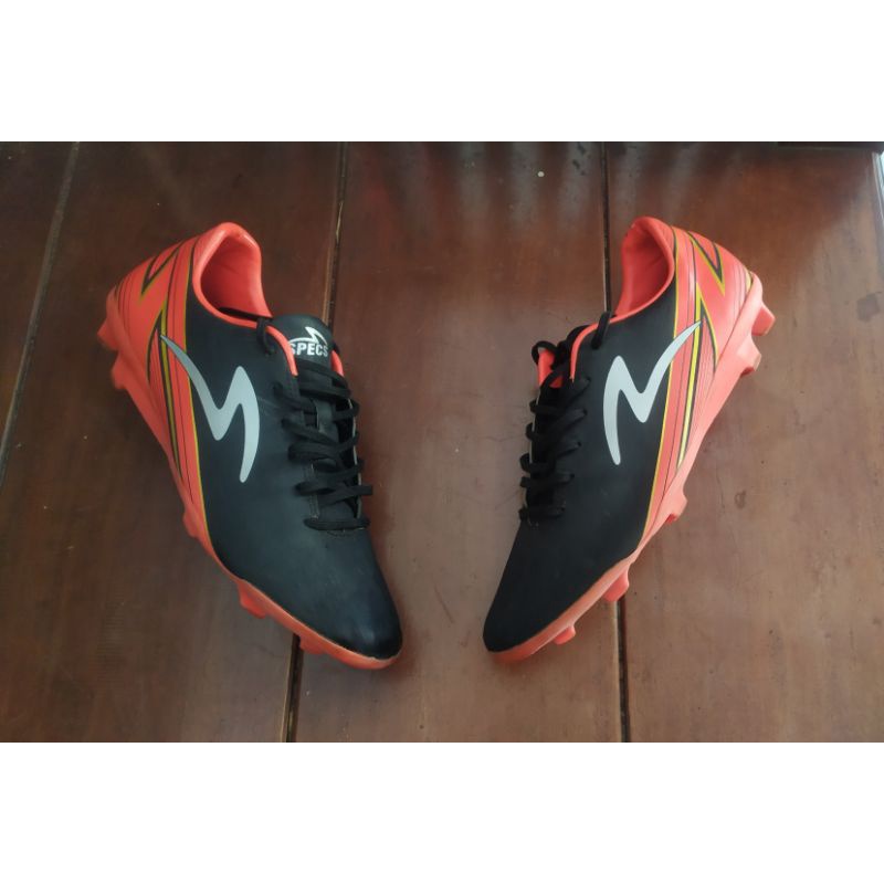 Jual sepatu Bola second Specs Lightspeed 20 size 41