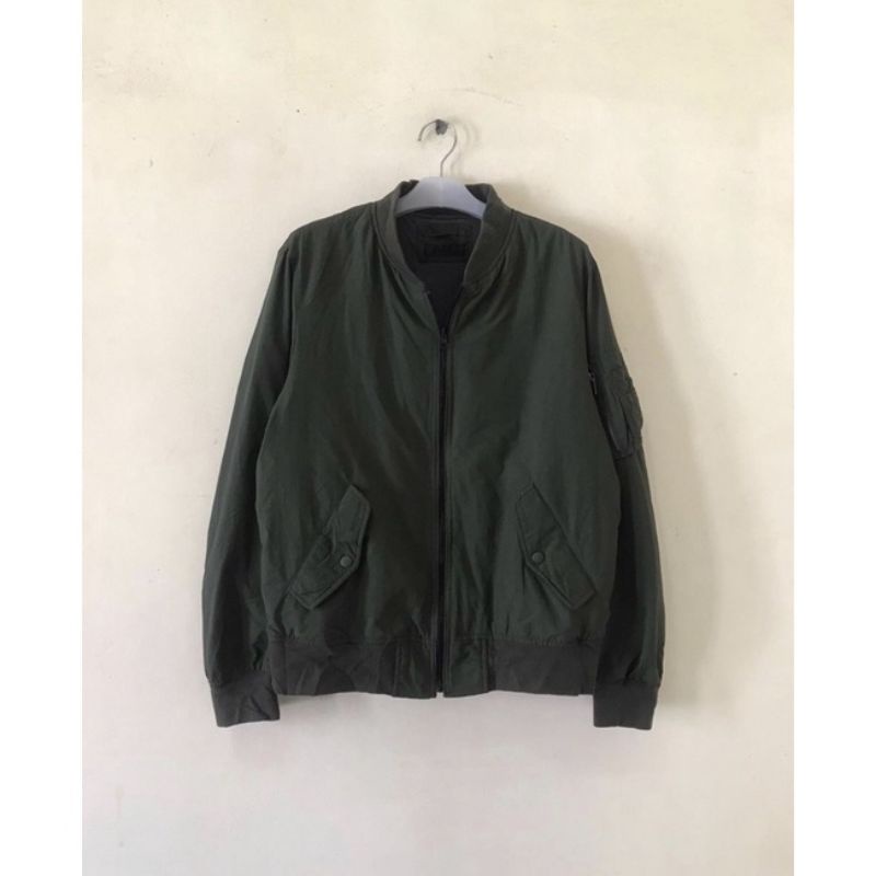 JAKET BOMBER UNIQLO MILITARY ARMY BEKAS/SECOND