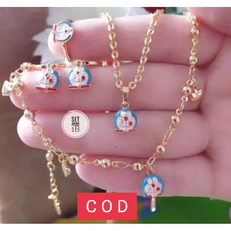 SET ANAK ANAK PEREMPUAN MOTIF DORAEMON