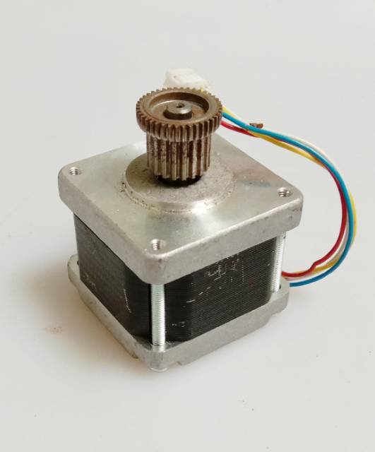 NEMA 17 MOONS 15HY44-02N