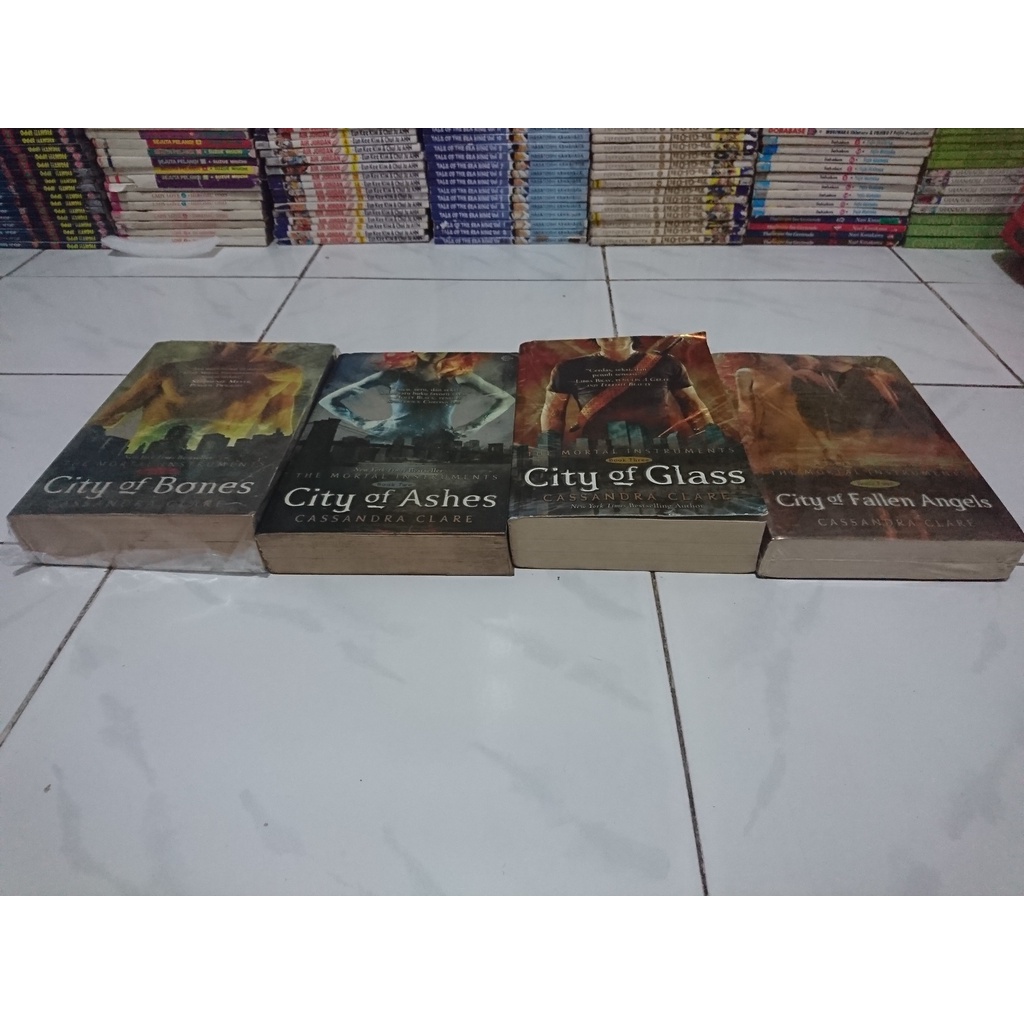 Novel Cassandra Clare paket