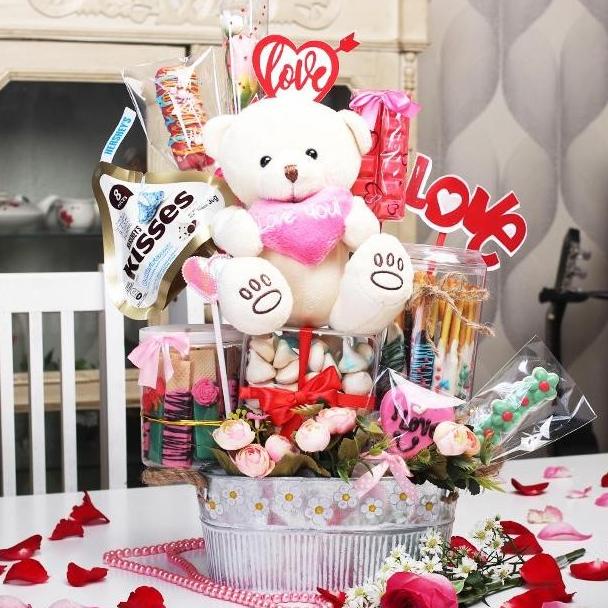 

HAMPER VALENTINE D / PARSEL / PARCEL / KADO / GIFT (OVAL) DG654EAFVD