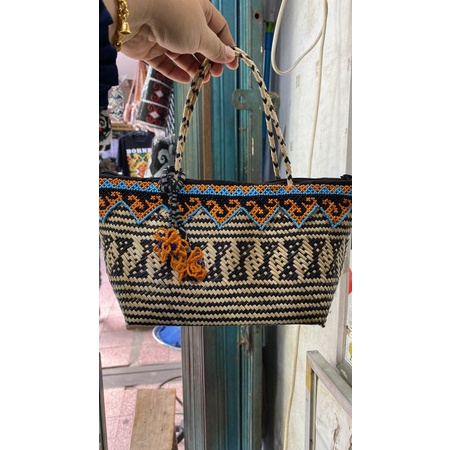 tas rotan bermanik
