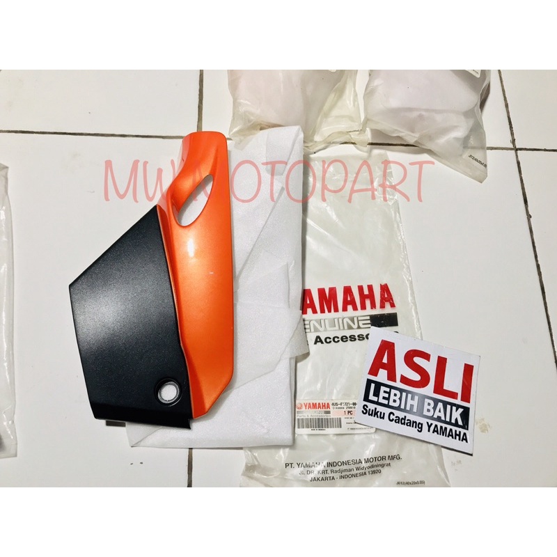 cover accu tutup box aki fizr f1zr 2003 orange VOM2 original YGP yamaha 4US