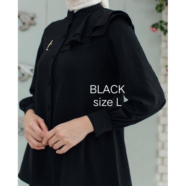 CLARA BLOUSE BLACK size L by Wearing KLAMBY