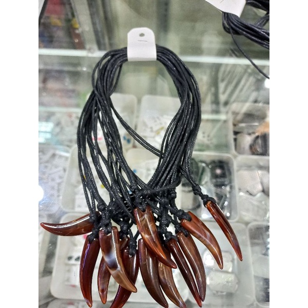 Kalung Tali & Bandulan Model Taring - Kalung Etnik Taring Gading Coklat Tua