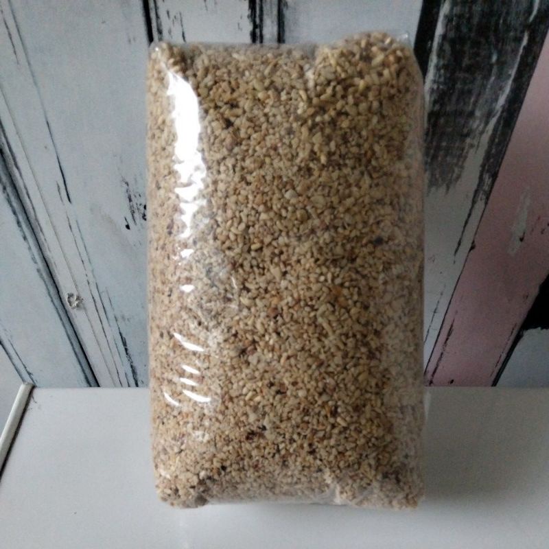 

KACANG MEDE MENTAH MENIR / KACANG METE MENIR