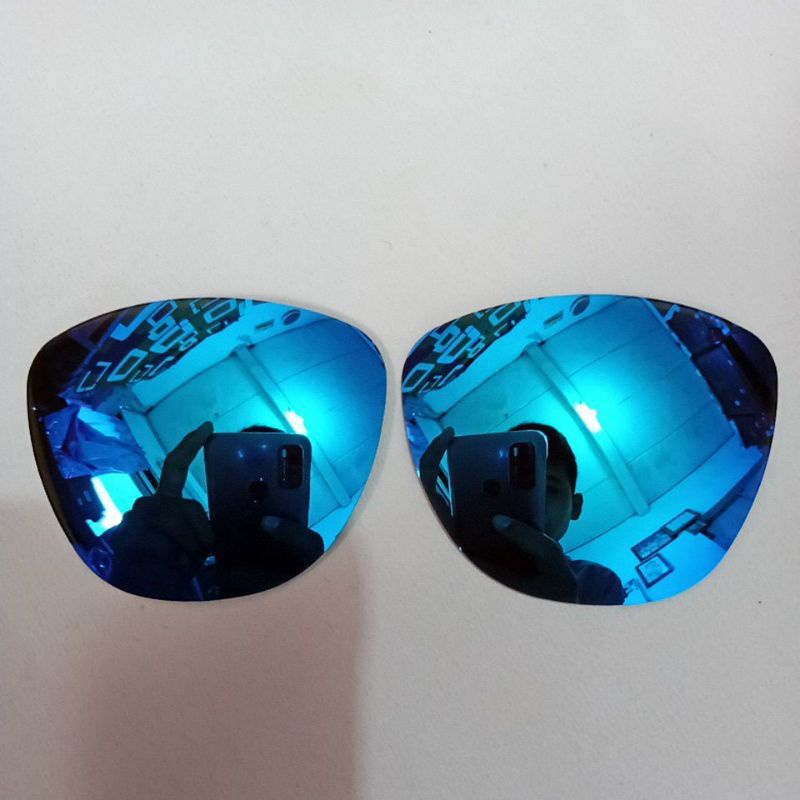 Oakley frogskins ice blue polarized lens