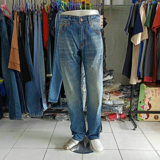 Celana pria import Super premium Merk HUGO ORI warna biru muda size 30,31
