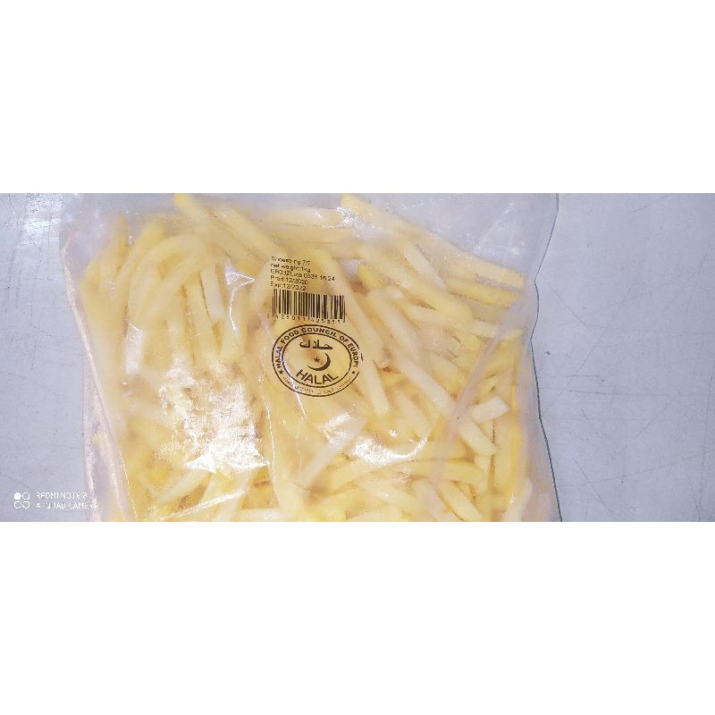 

Kentang Goreng (French Fries) Murah 1kg (merk random)