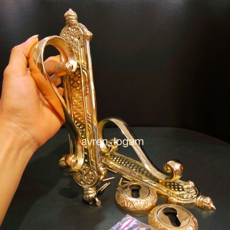 Gagang pintu rumah klasik antik brass diameter 29cm.