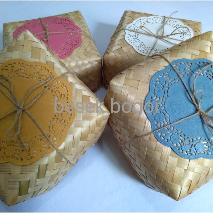 KERANJANG- BESEK BAMBU HIAS KERTAS DOILLES + TALI GONI - 20X20 -KERANJANG.