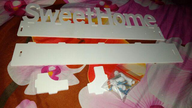 Rak Dinding Vintage Sweethome (dengan 4buah Hook Gantungan )