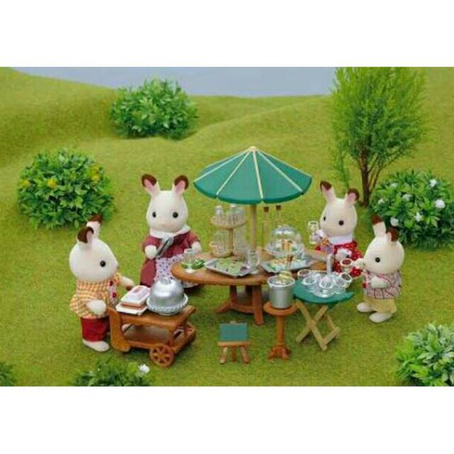Sylvanian Families Ultra Rare - Garden Party Set (No Box)