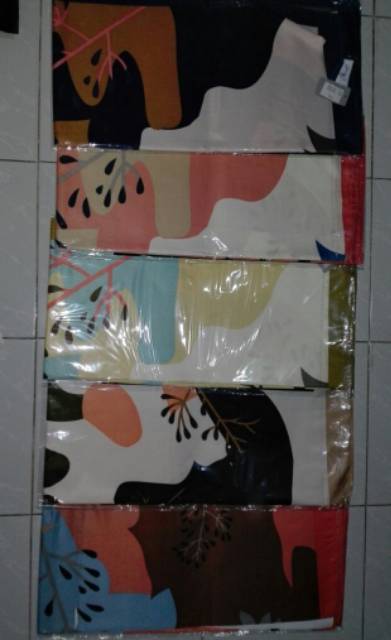 AR 165 Motif 2 Satin Silk / Hijab Arrafi / Hijab segiempat
