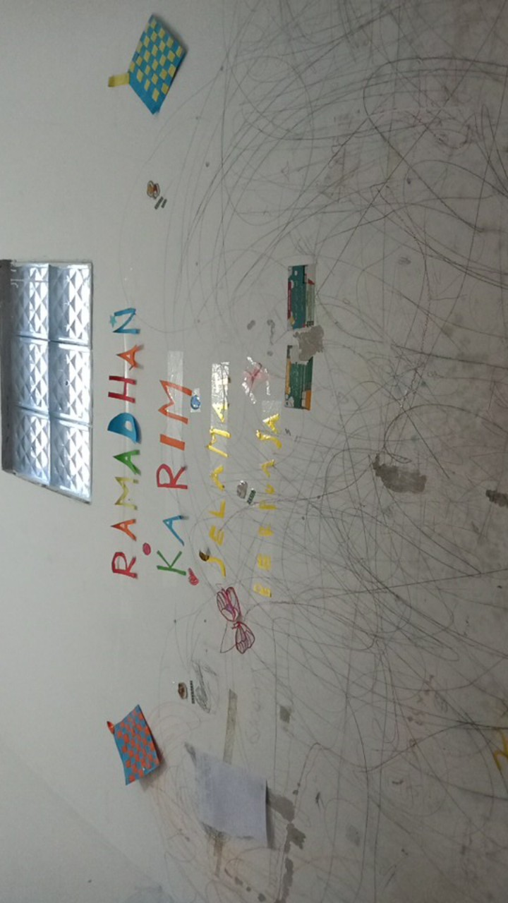 Onyx Set Teko Air Eskan / Pithcer Set (1 Pithcer 1.8 L & 4 Gelas 300 Ml)