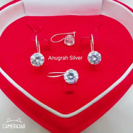 (COD)Anting Desy dewasa putih mata diamond putih kilau perak asli 925/Silver 925 lapisan emas putih murni!!