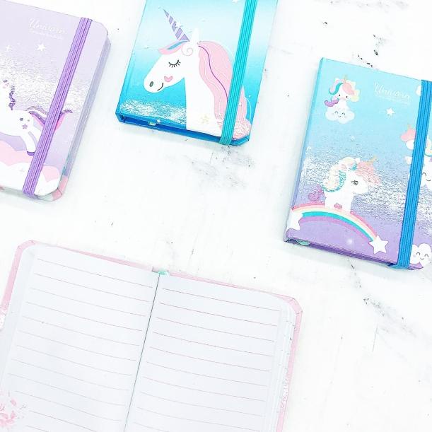 

➽ Buku notes mini unicorn karet ✼