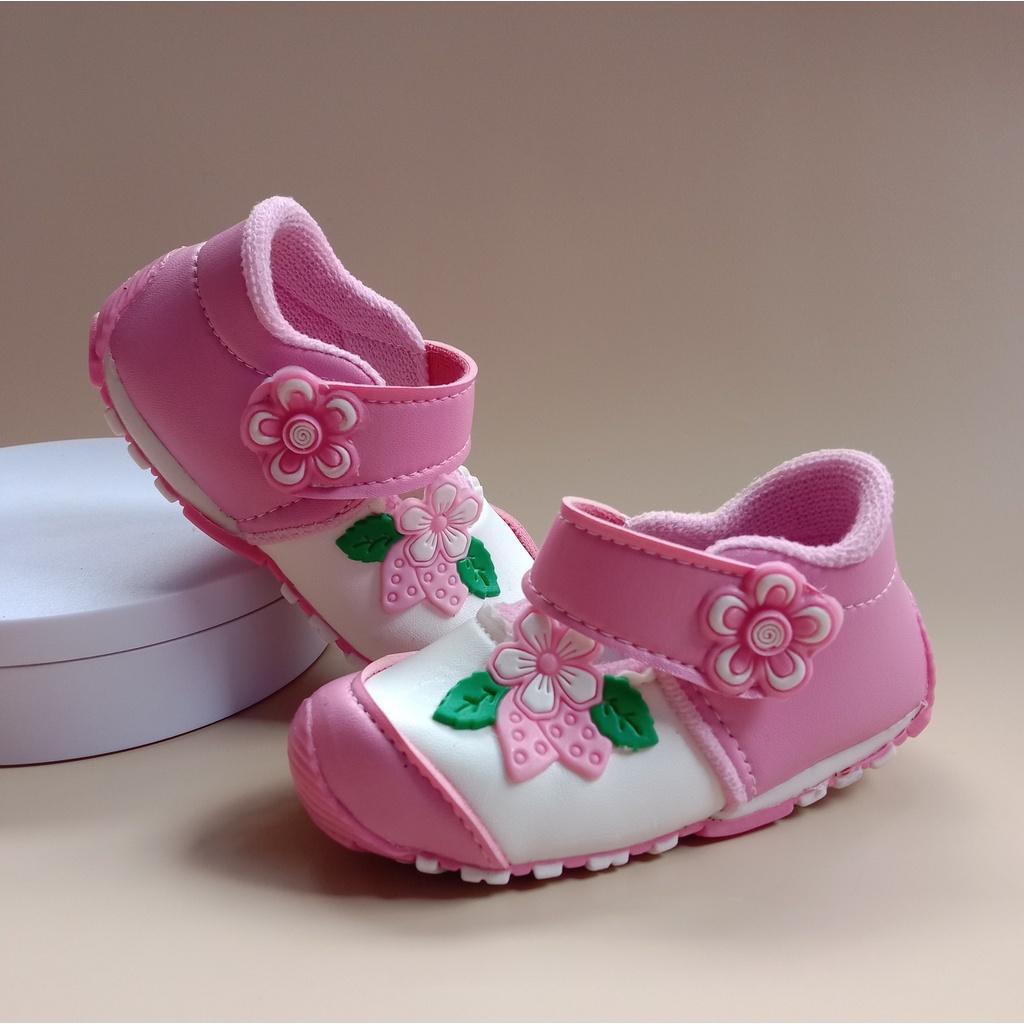 Sepatu bunyi cit cit anak perempuan usia 1-3 tahun /sepatu anak perempuan casual/sepatu bayi murah - strawbery