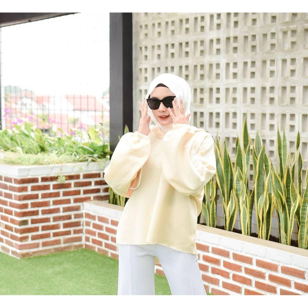 VIVARA HOODIE OVERSIZE CROPE TANGAN BALONNY DADARIO - SWEATER OVERSIZE SWEATER CROP-vanilla