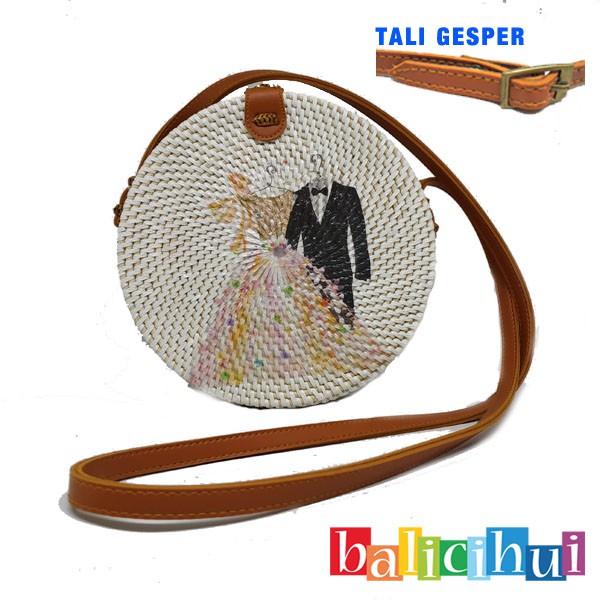 

BALICIHUI TAS ROTAN BALI LUKIS COUPLE