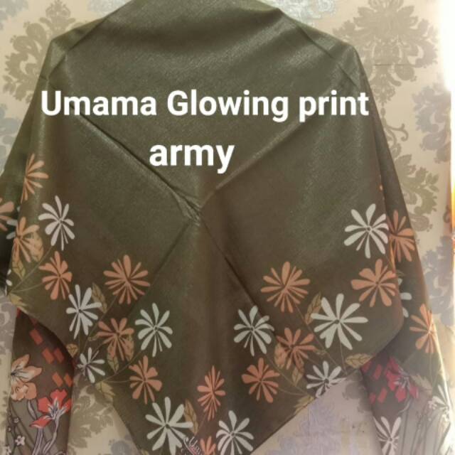 Umama glowing print
