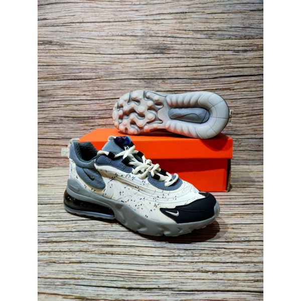 Nike Airmax 270 React