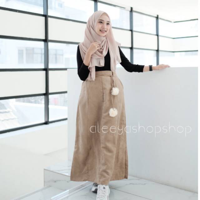 ALEEYA Rok Suede Pom Pom / Alesya Maxi Skirt Suede (2111)