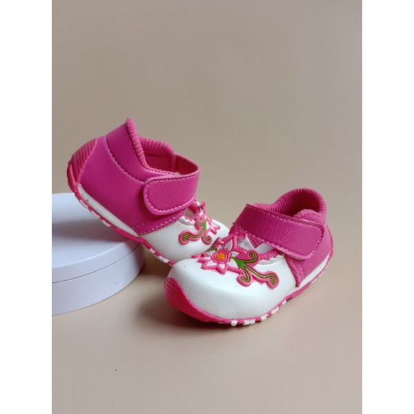 sepatu anak bayi bunyi perempuan usia 1-3 tahun/sepatu balita murah /sepatu anak casual -bg ros