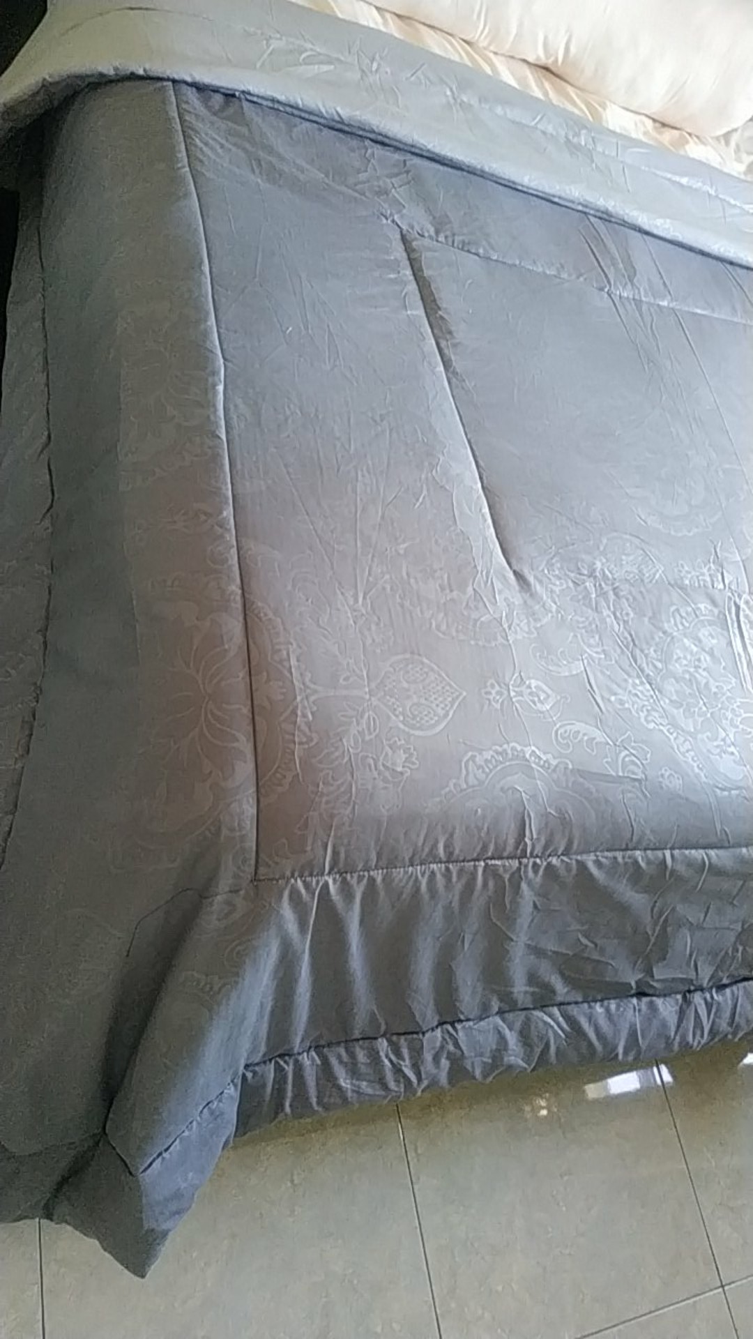 Bedcover Murah Polos Motif Embos