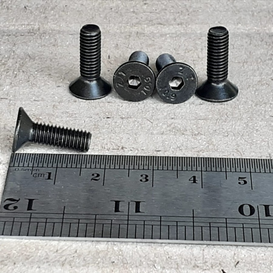 BAUT L VERSENG M5X16 BAJA / BAUT L VERSENG M5 X 16 COUNTERSUNK GRADE 10.9 / BUAT L BAJA VERSENG 5X16