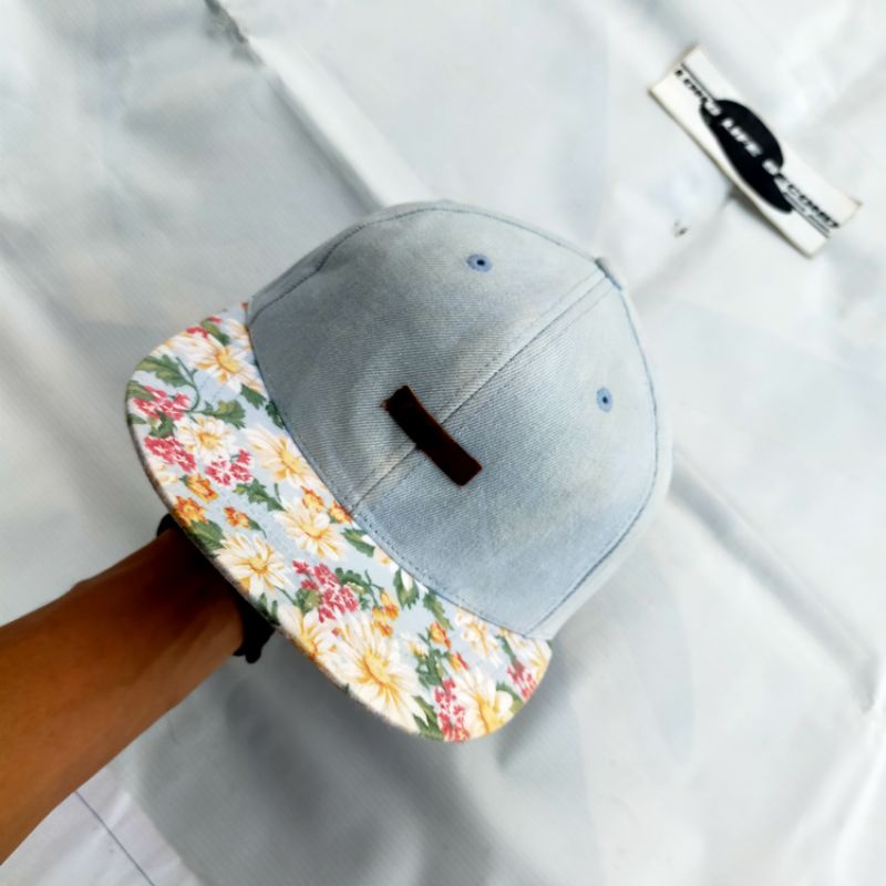 topi cap snapback movito bekas preloved branded