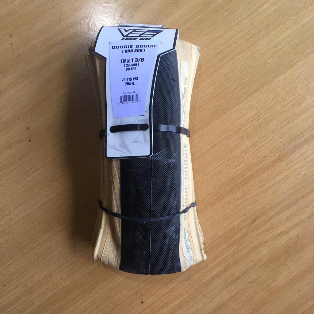 Ban Luar 16 x 1 3/8 37-349 VEE TIRE CO Goodie Goodie Tanwall Kevlar ban luar vee