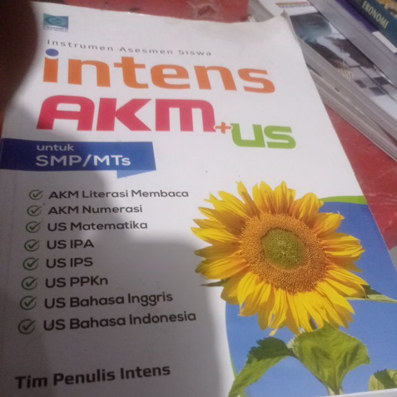 Buku intens AKM + us untuk smp
