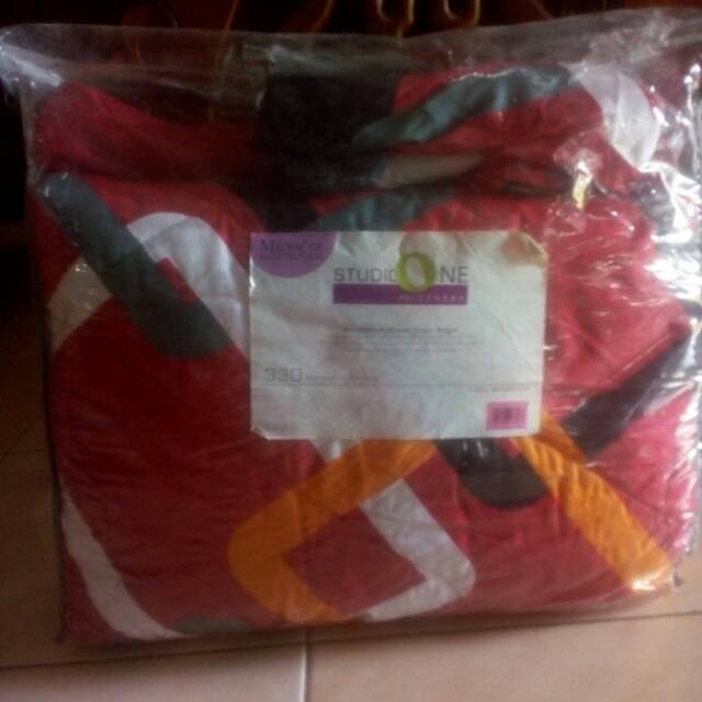 Bed cover + sprei single studio one PRELOVED