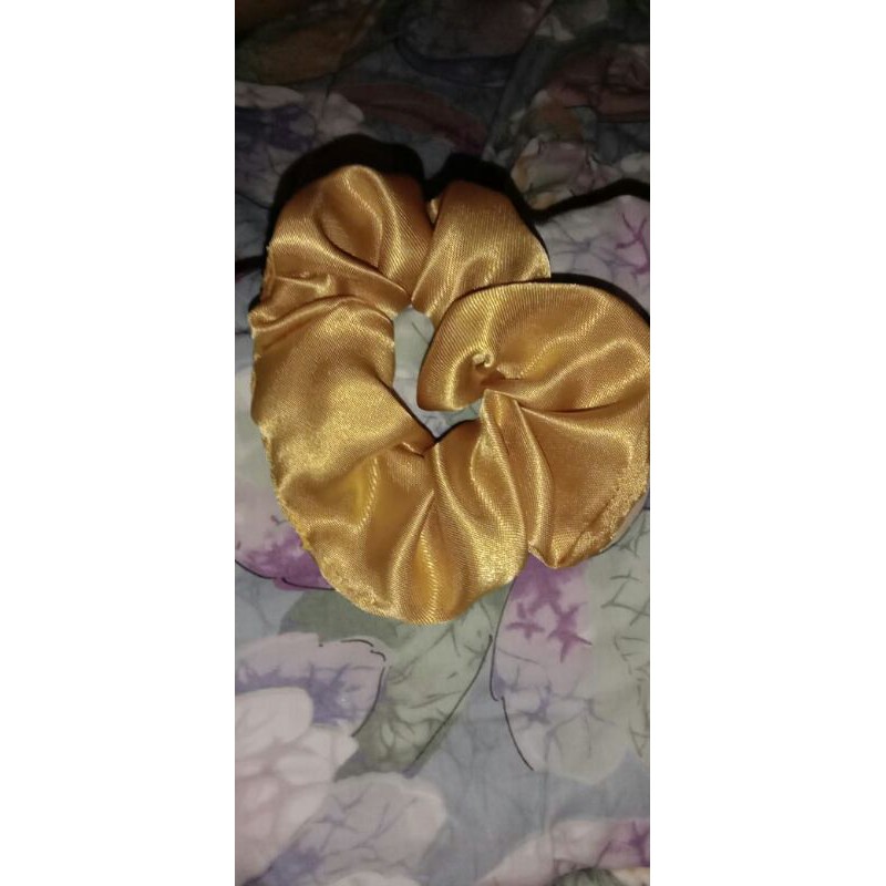 scrunchie satin premium Gold Glossy kilap - ikat rambut cepol jilbab