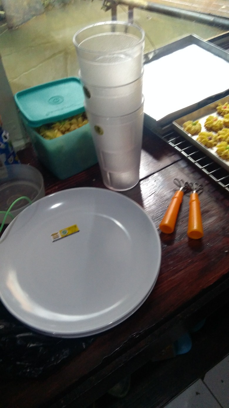 P1008 Piring Melamin Bulan 8 Inc Putih Golden Dragon