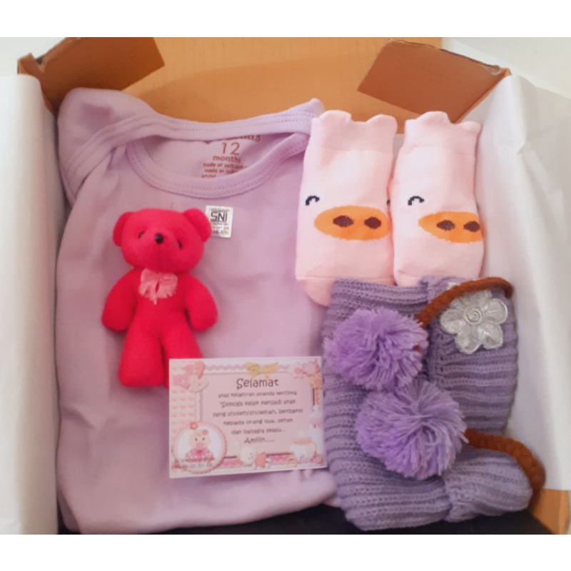HAMPERS BABY CEWEK UNGU-Set topi kepang