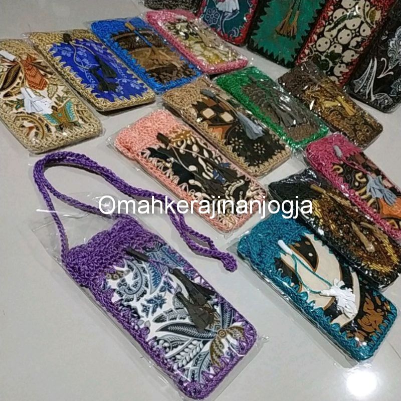 Tas hp batik kombinasi rajut  / tas batik  / slingbag , souvenir , souvenir lebaran