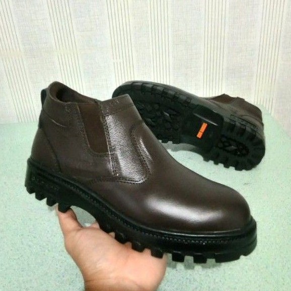 SEPATU SAFETY KULIT UJUNG BESI