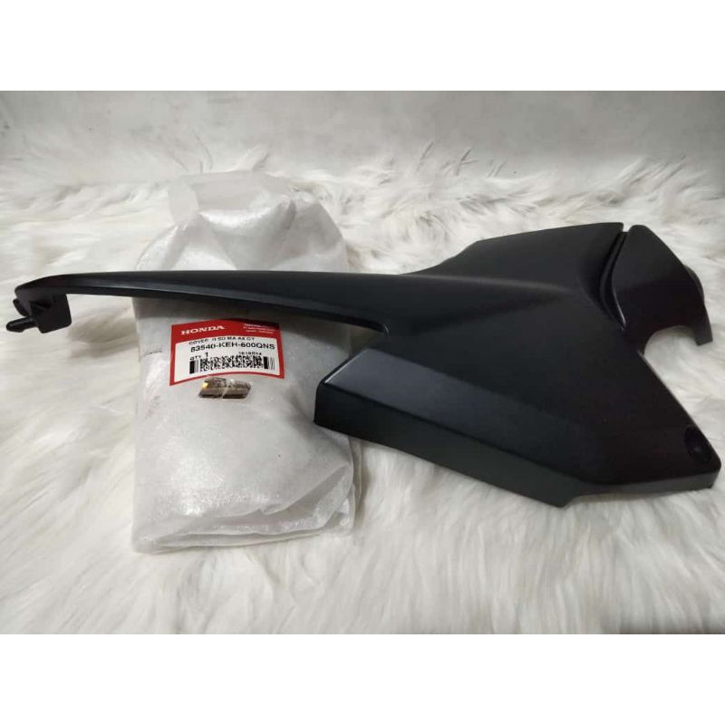 Kempolan Box Accu Megapro Primus 83540-KEH-600QNS HITAM DOFF Kanan