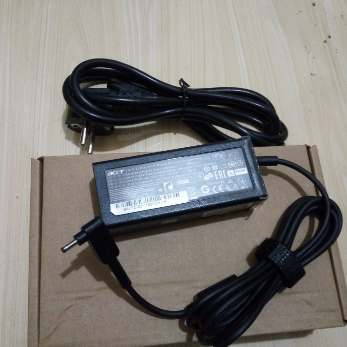 Adaptor laptop original Acer Aspire SW5-271-640N SW5-271-63ST 45W