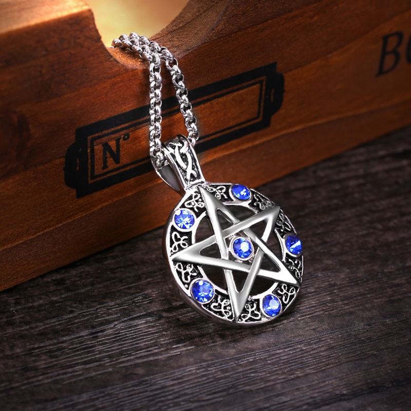 Kalung Silver Dengan Liontin Bintang Bulat Aksen Hollow + Batu Permata Biru Untuk Pria