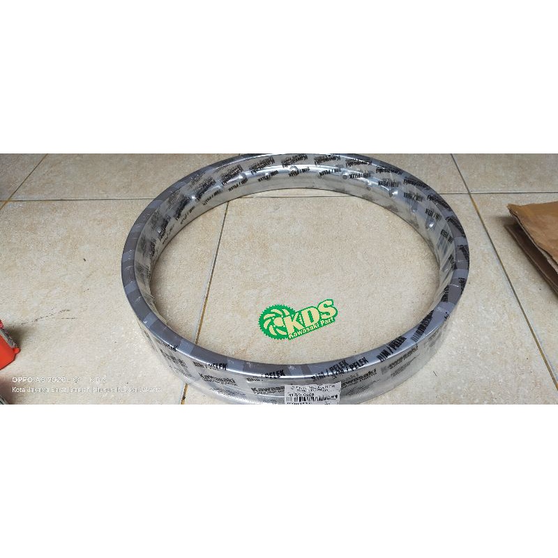 velk jari jari belakang motor Kawasaki KLX 150