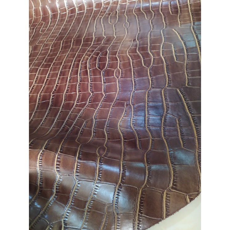 Kulit Sapi asli Motif Buaya Perut (Tahu) / Croco Perut Warna Coklat 5 feet
