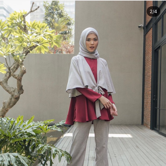 Anne Blouse Maroon Wearing Klamby